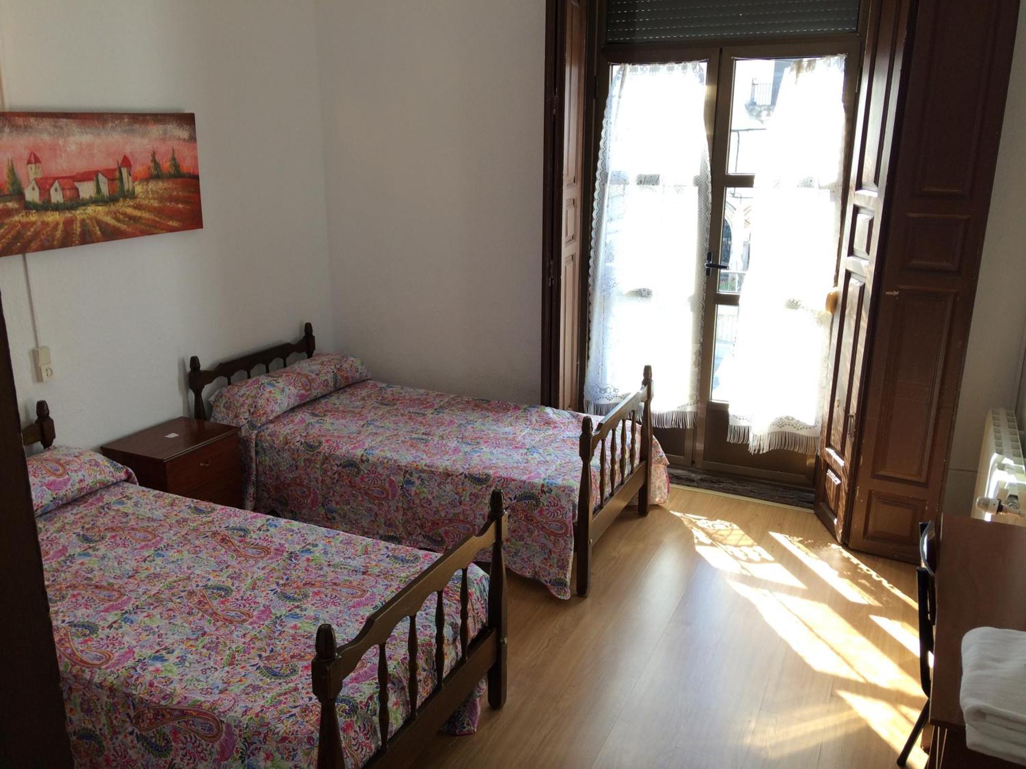 Pension Carretero Caceres Exterior photo