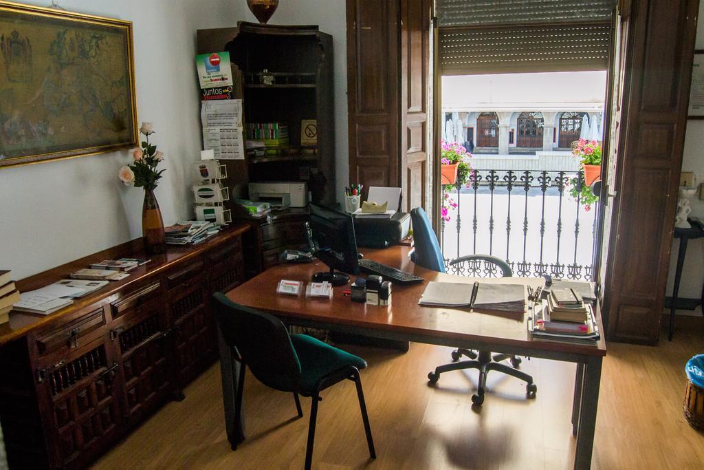 Pension Carretero Caceres Exterior photo